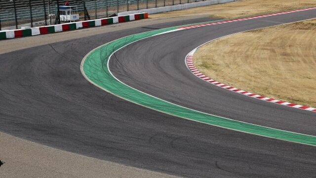サーキット場のカーブ